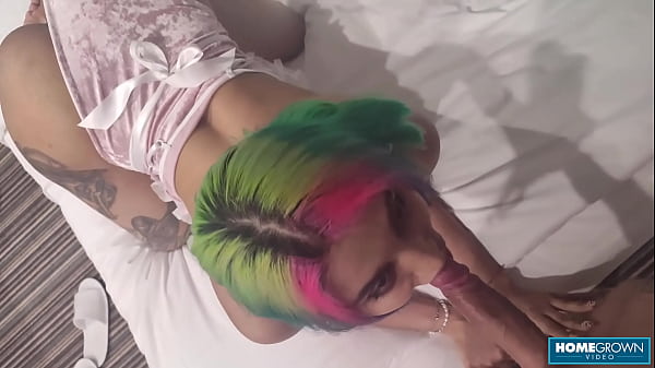 Roxy lips abre bem a buceta e cavalga no pau grande do lil endi